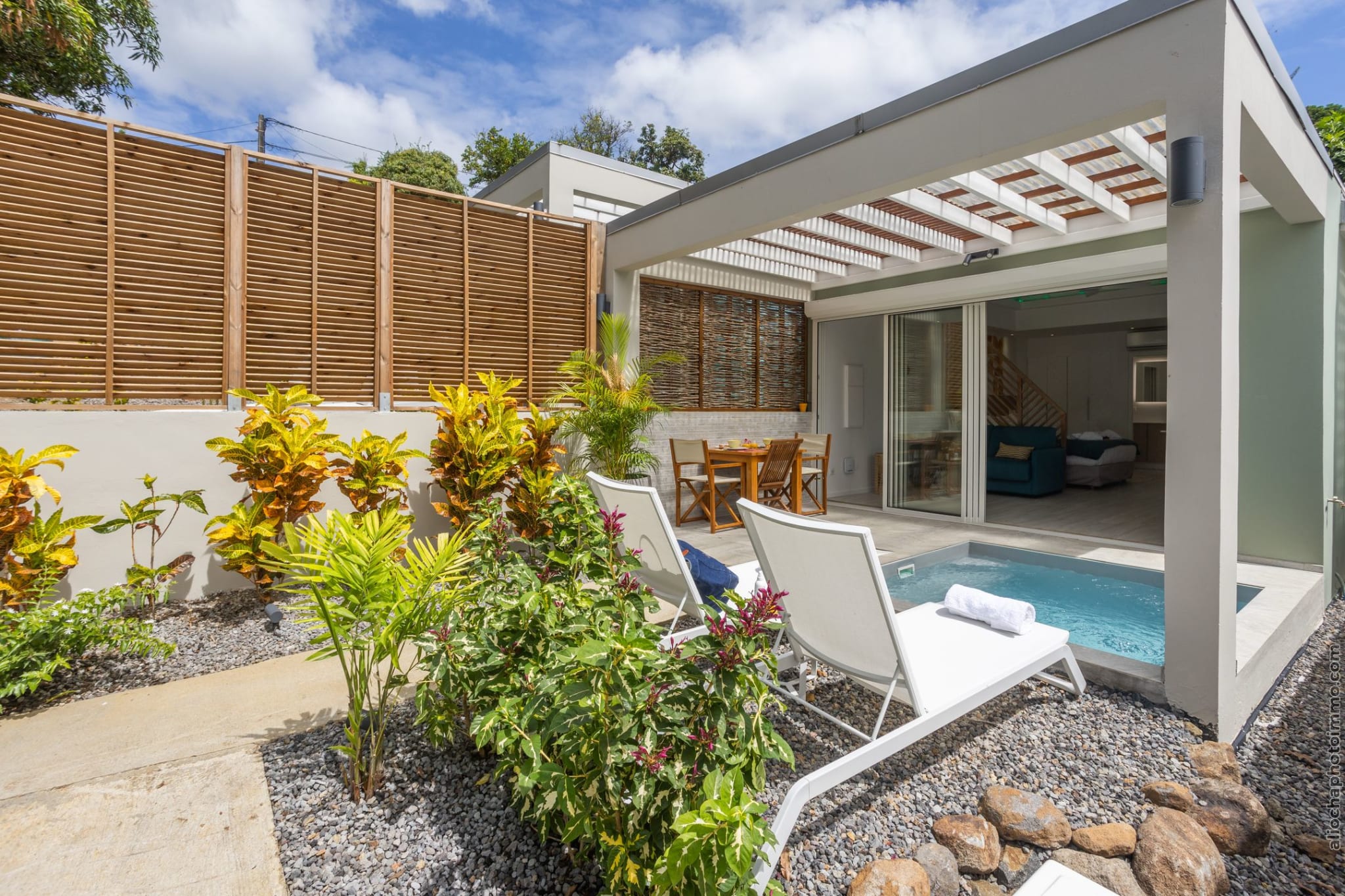 CocoonHuts