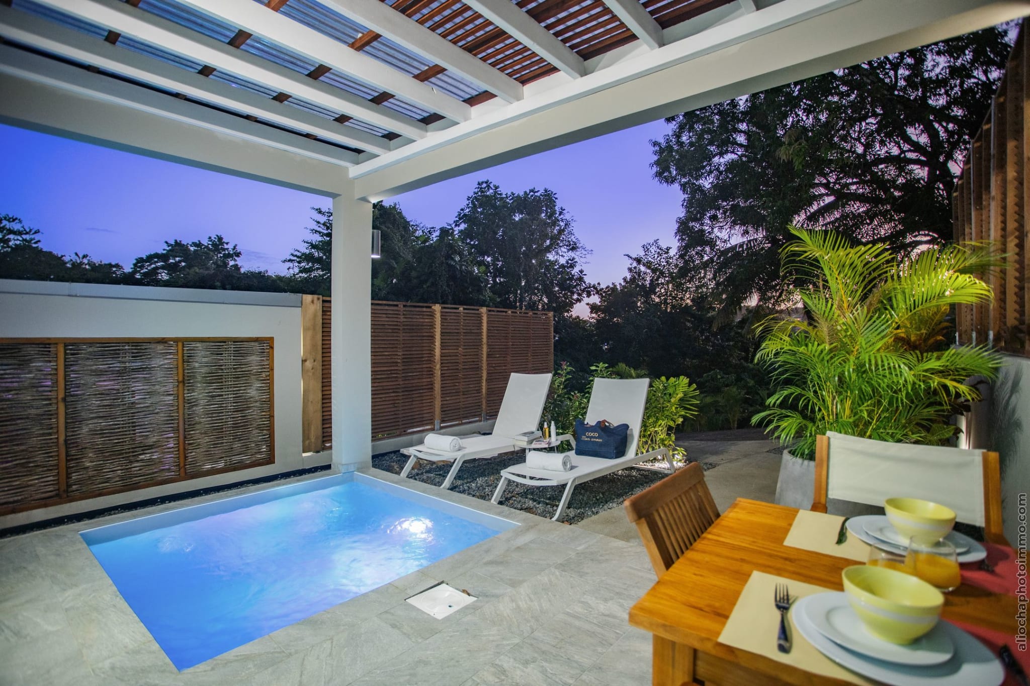 Cabanon avec piscine privée